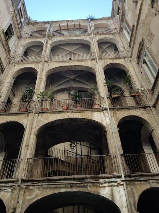 Fashion Cathedral Apartment, Centro Storico Napoli Extérieur photo
